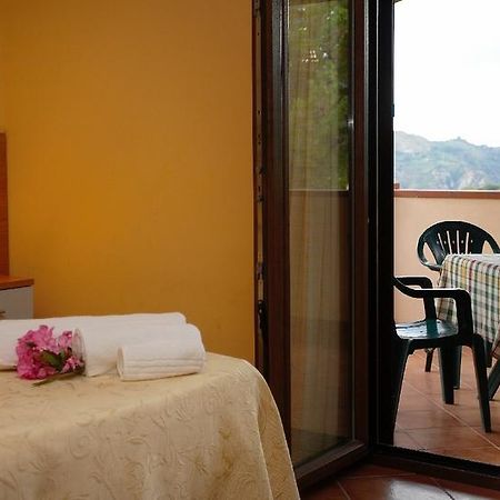 B&B Fort Apache Monforte San Giorgio Екстериор снимка